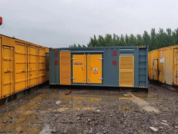 海南柴油发电机如何判断干式空气滤清器是否需要更换？